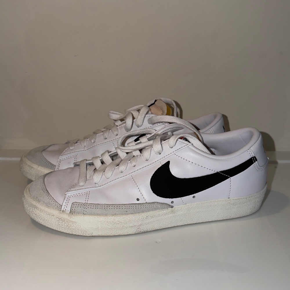 Nike Blazer Low ‘77 Vintage White and Black Snekaer
